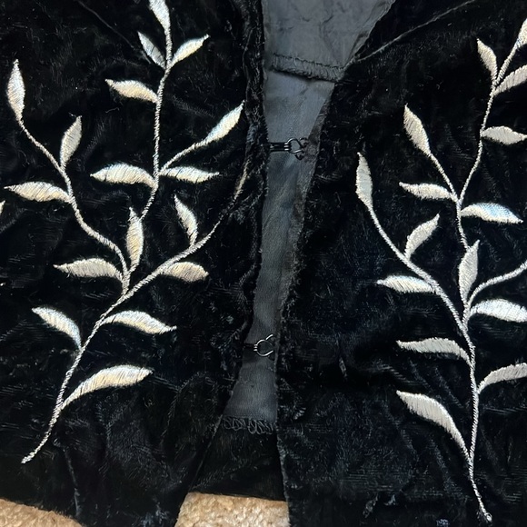 Vintage R&K Evening Velvet Crop Jacket Silver Leaf Embroidery Glam Formal Wear - Picture 5 of 8